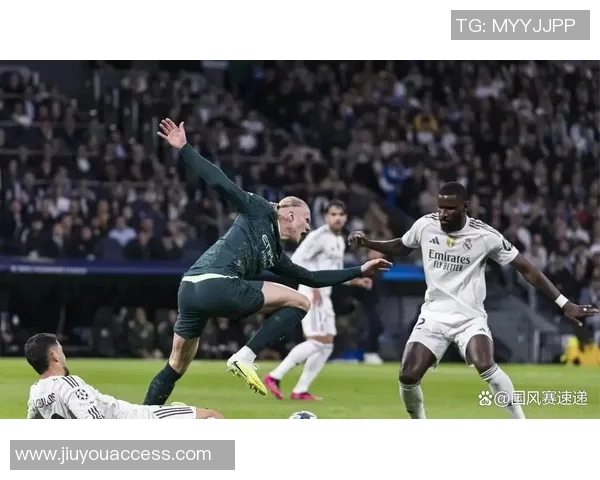 足总杯激战利物浦与皇马战平乌龙球引发全场热议与转会传闻